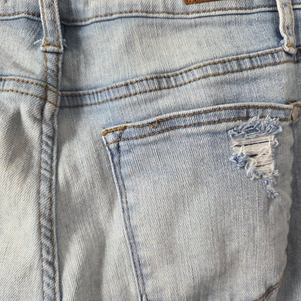 Judy Blue Boyfriend Fit Jeans Size 3 / 26 Waist Light Wash Distressed Stretch - Picture 7 of 10